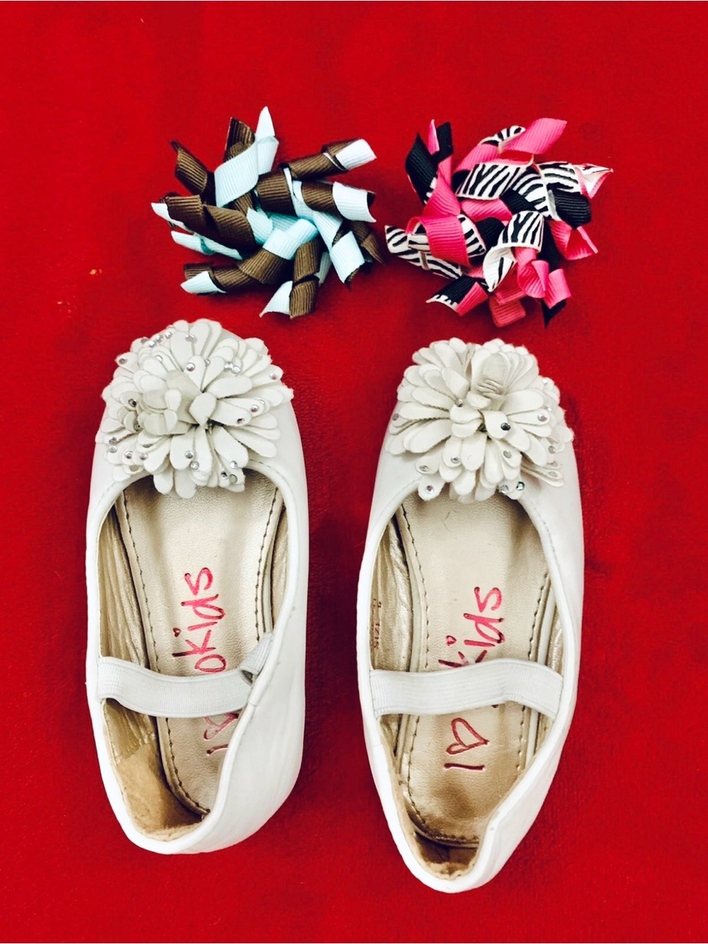 Lot Of Girl Very Cute Shoes And Hair Accessories Size 6 Excellent Condition